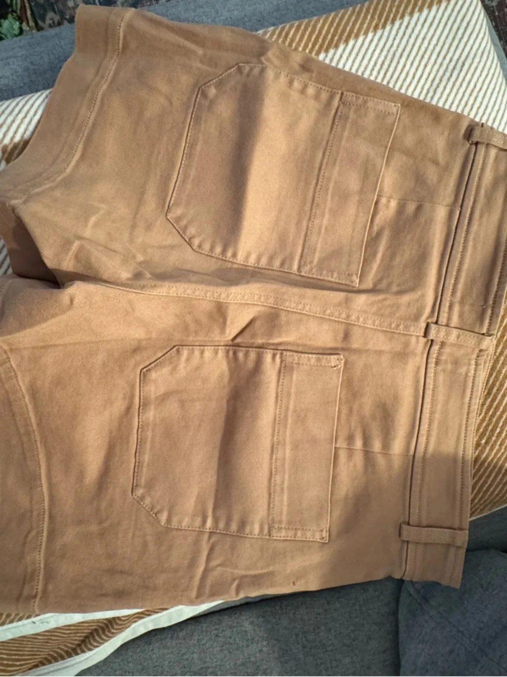Everlane tan high-rise shorts - Picture 2 of 3